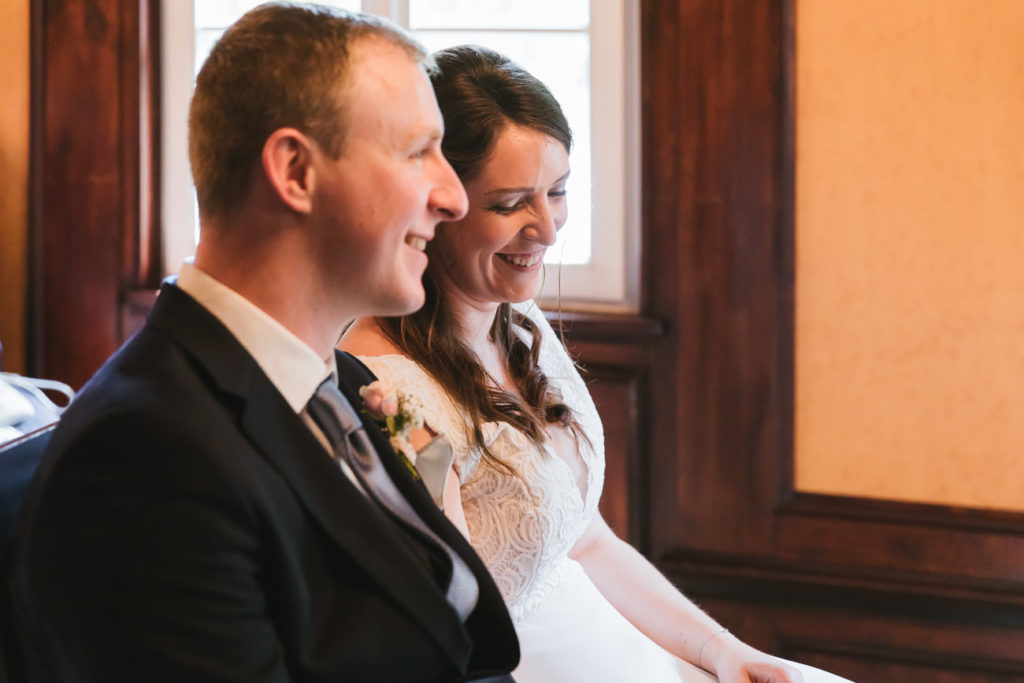 Brautpaar im Jagdhaus Eicherloh während ihrer Trauung
